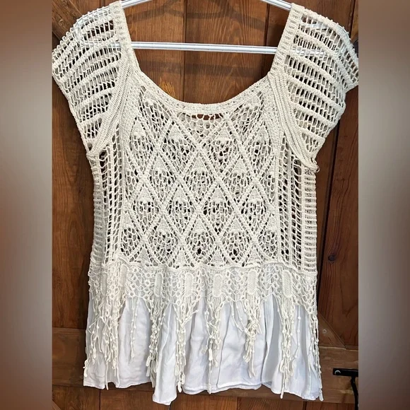 Beautiful Crochet Top M/L - Picture 2 of 3